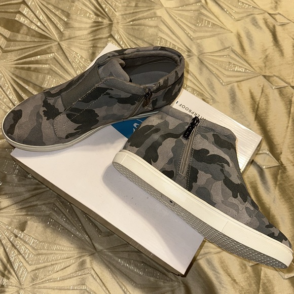 Aqua College Waterproof sneaker bootie - Picture 3 of 6